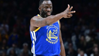 英超-缺阵17分钟狂输23分！格林下场成比赛转折，勇士防守崩盘暴露隐患