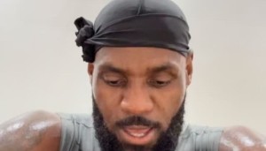 老骥伏枥詹姆斯自拍练到汗流浃背：你没事 坚持下去