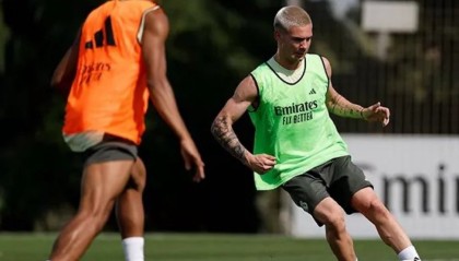 马斯坦托诺：非常开心完成首次训练，队友们的技术水准令人惊叹