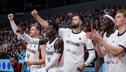 男篮欧洲杯半决赛德国vs芬兰首发：施罗德、小瓦PK马卡