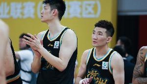 西甲-媒体人：广厦是正常发挥 三个核心都是得分20＋ 解决了篮板球问题